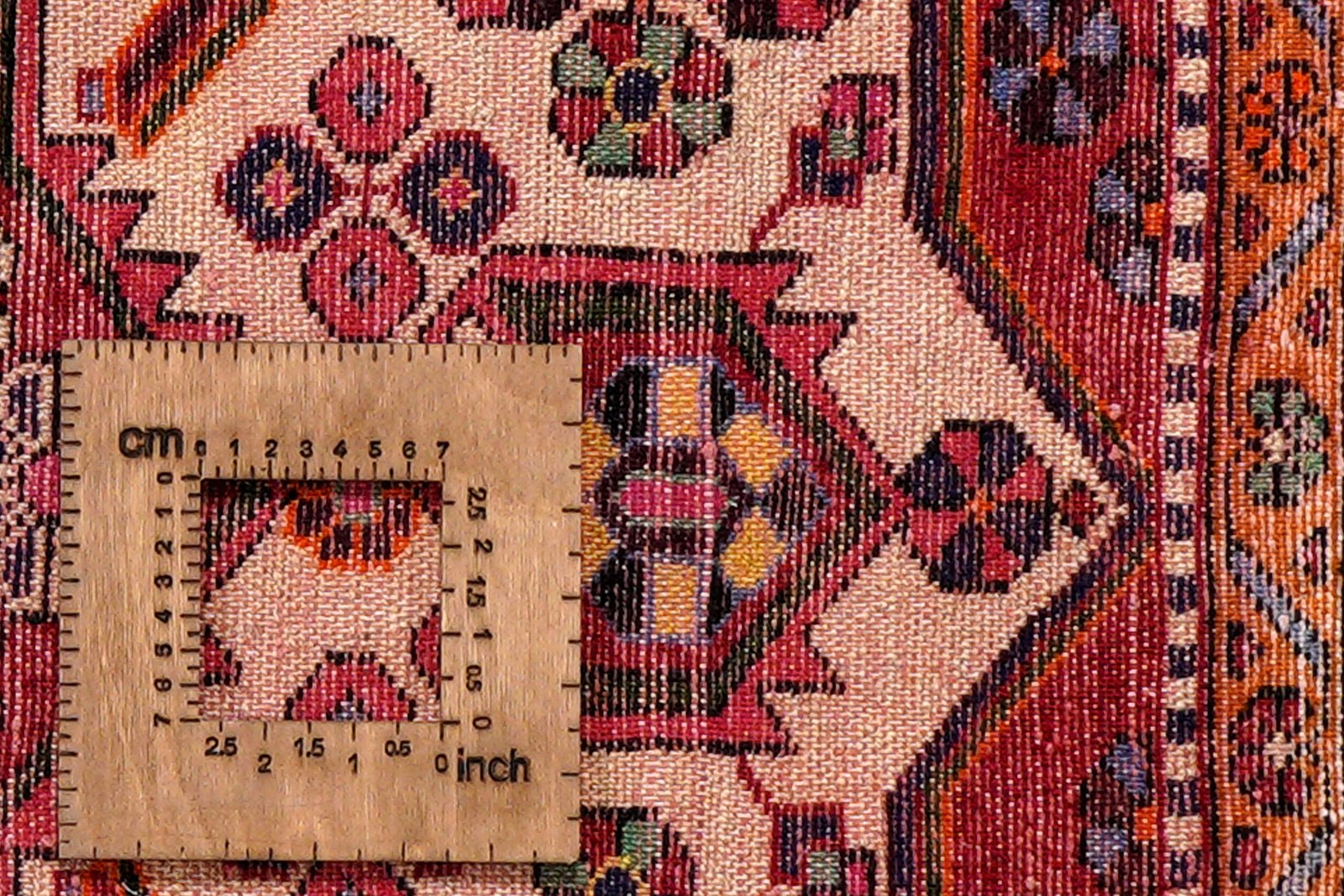 Saveh — Hand-knotted, 108x150 cm, Beige, 100% Virgin Wool | View 8