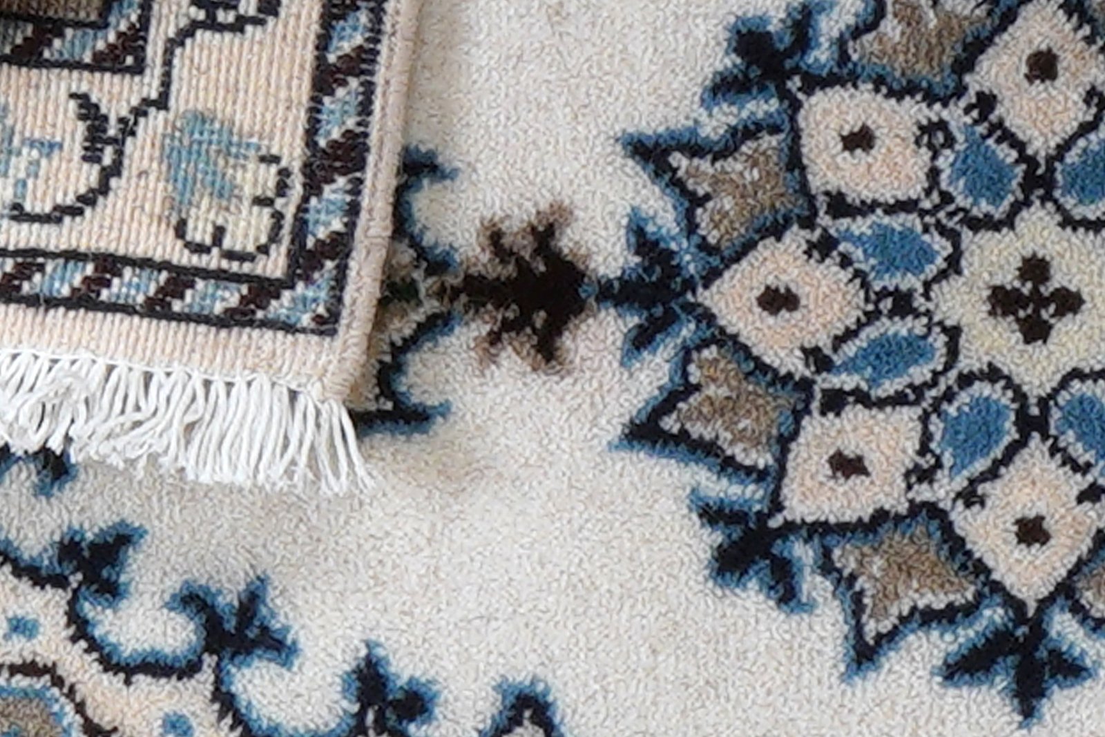 Nain 12La — Hand-knotted, 38x67 cm, Beige, 100% Virgin Wool | View 7