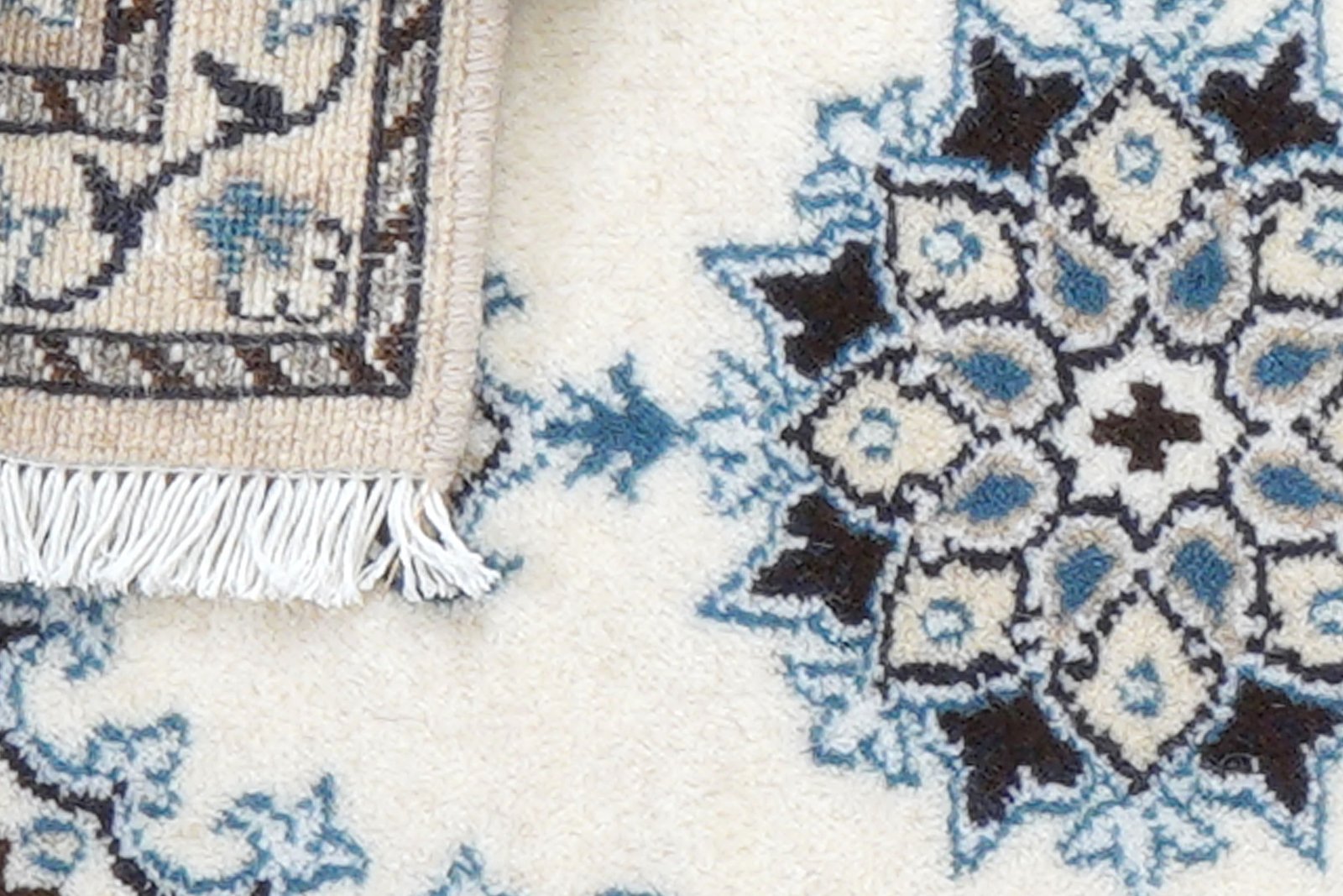 Nain 12La — Hand-knotted, 39x64 cm, Beige, 100% Virgin Wool | View 7