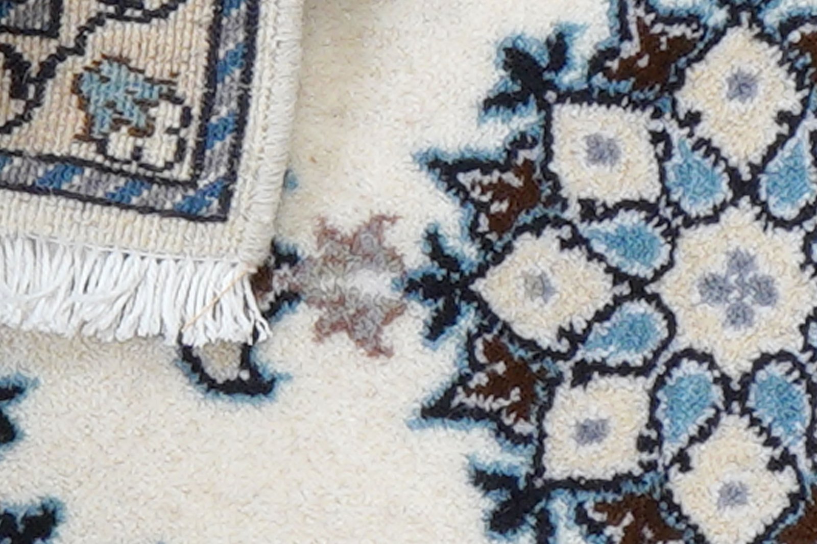 Nain 12La — Hand-knotted, 39x60 cm, Beige, 100% Virgin Wool | View 7