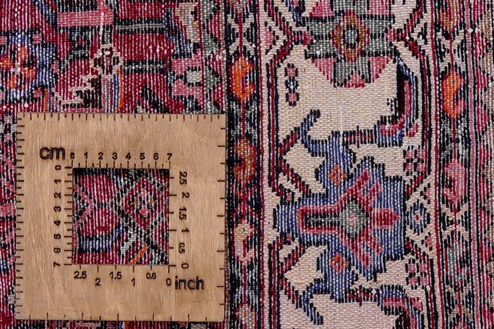 Assadabad — Hand-knotted, 136x245 cm, Red, 100% Virgin Wool | View 8