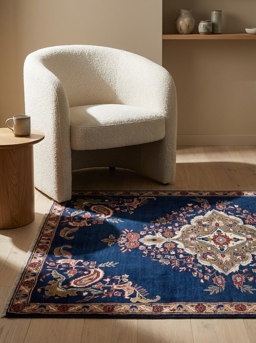 Shahreza — Hand-knotted, 106x171 cm, Blue, 100% Virgin Wool | Detail view