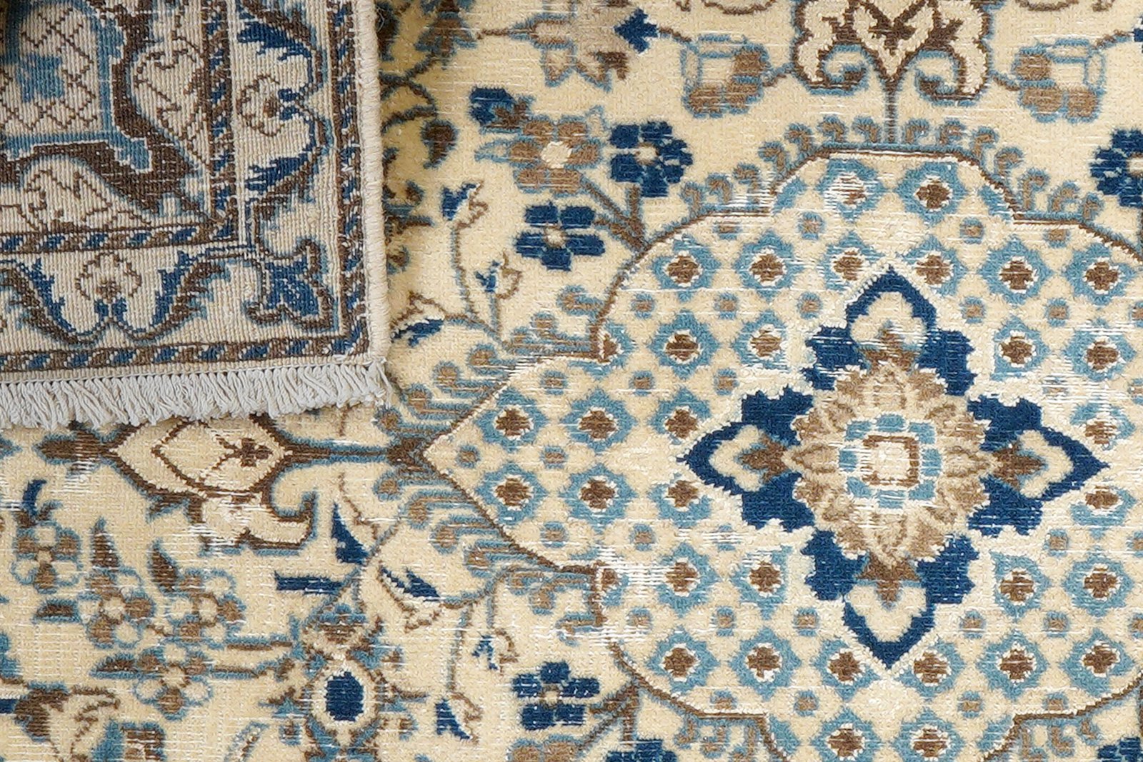 Heritage — Hand-knotted, 85x135 cm, Beige, 100% Virgin Wool | View 7