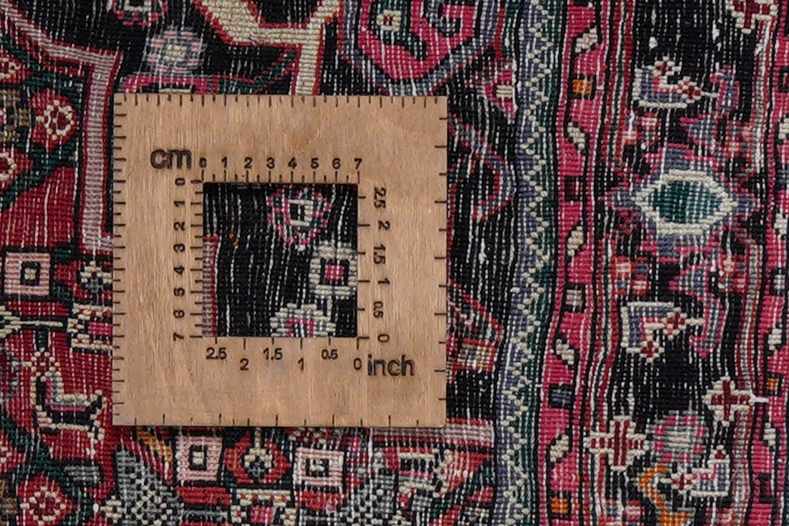 Heritage — Hand-knotted, 105x164 cm, Red, 100% Virgin Wool | View 8