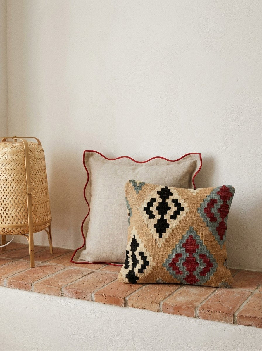 Kelim Kissen — Handgefertigt, 50x50 cm, Bunt, 100% Virgin Wool | Detail view