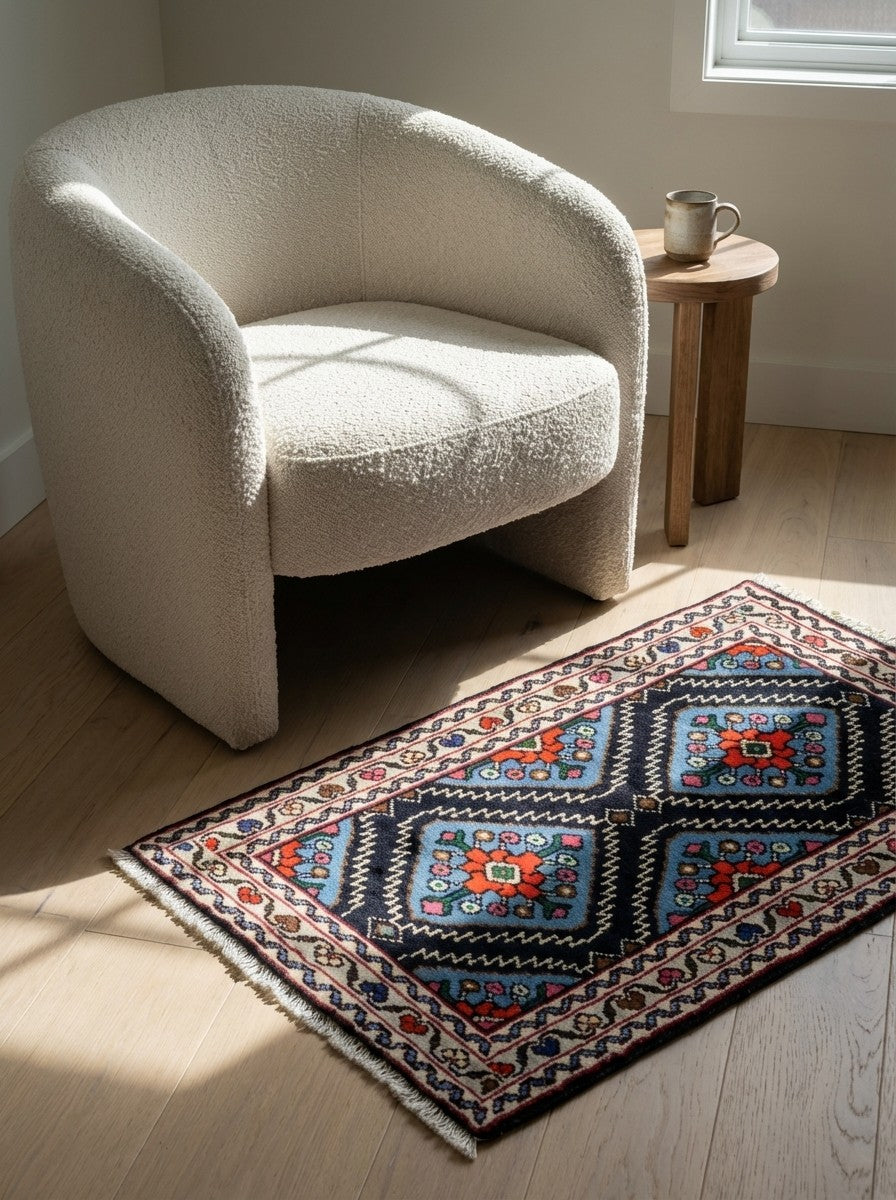 Hamadan — Hand-knotted, 57x94 cm, Blue, 100% Virgin Wool | Detail view