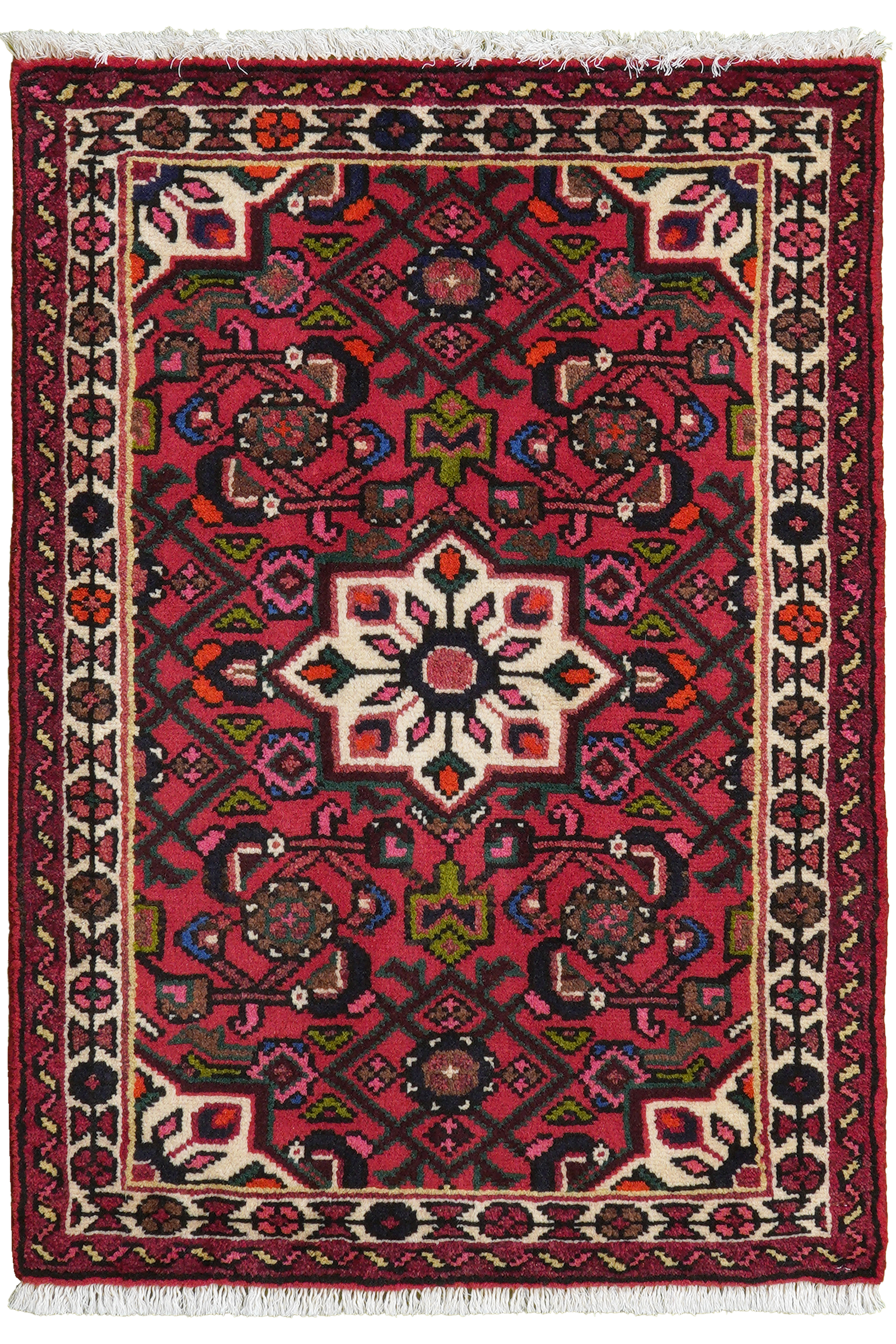 Hosseinabad — Handgefertigt, 90x64 cm, Beige, 100% Virgin Wool | Main view