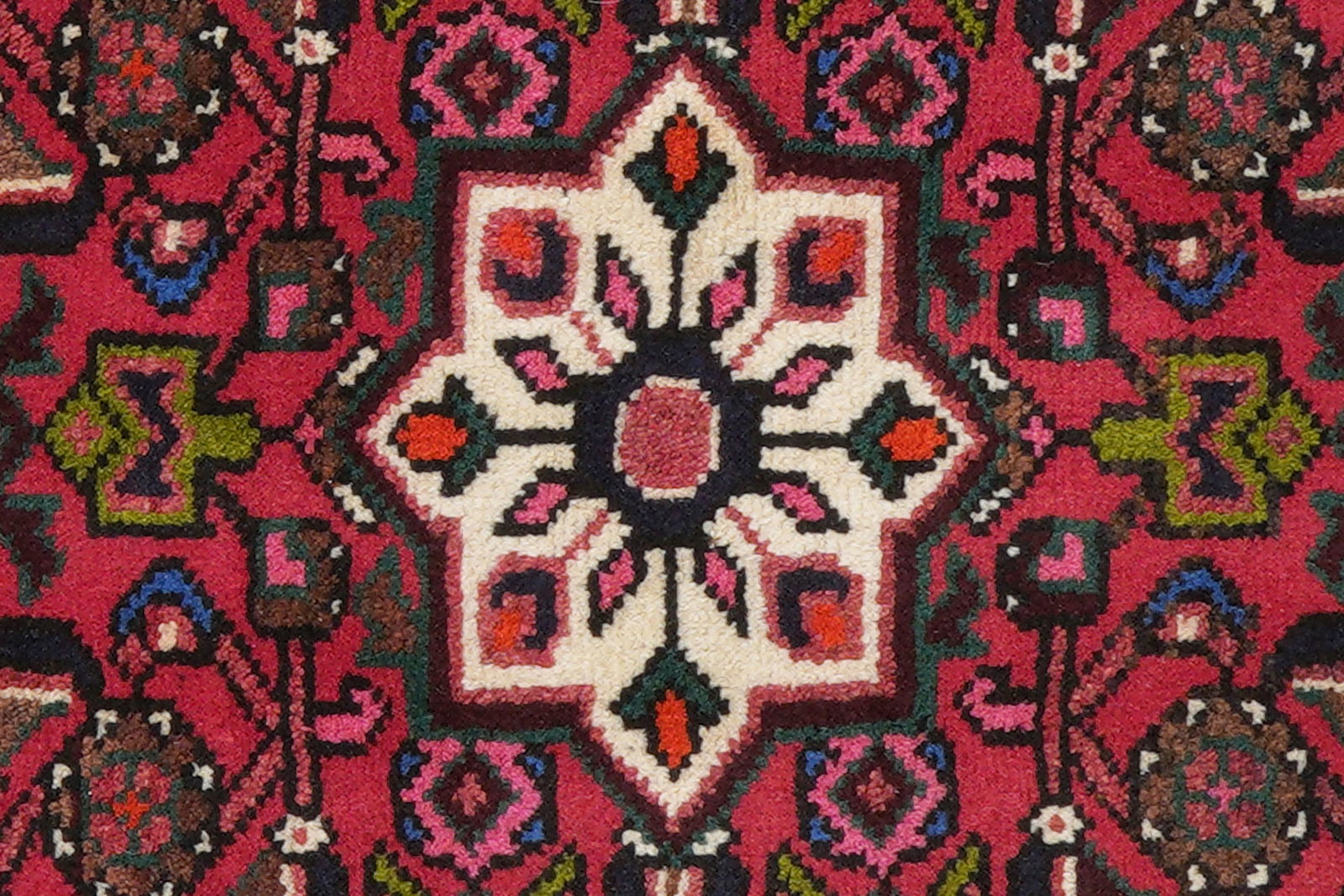 Hosseinabad — Handgefertigt, 90x64 cm, Beige, 100% Virgin Wool | View 7