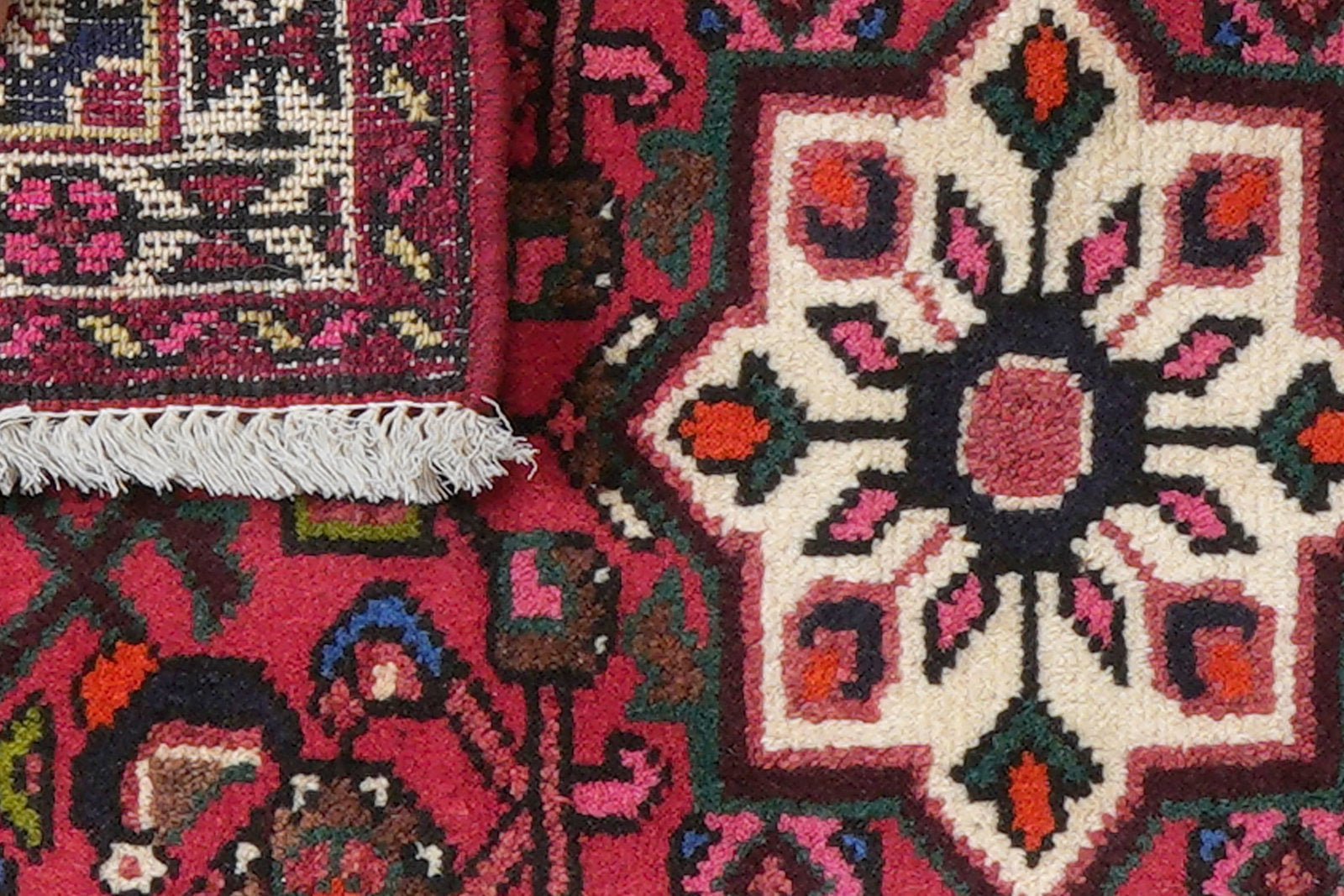 Hosseinabad — Handgefertigt, 90x64 cm, Beige, 100% Virgin Wool | View 8