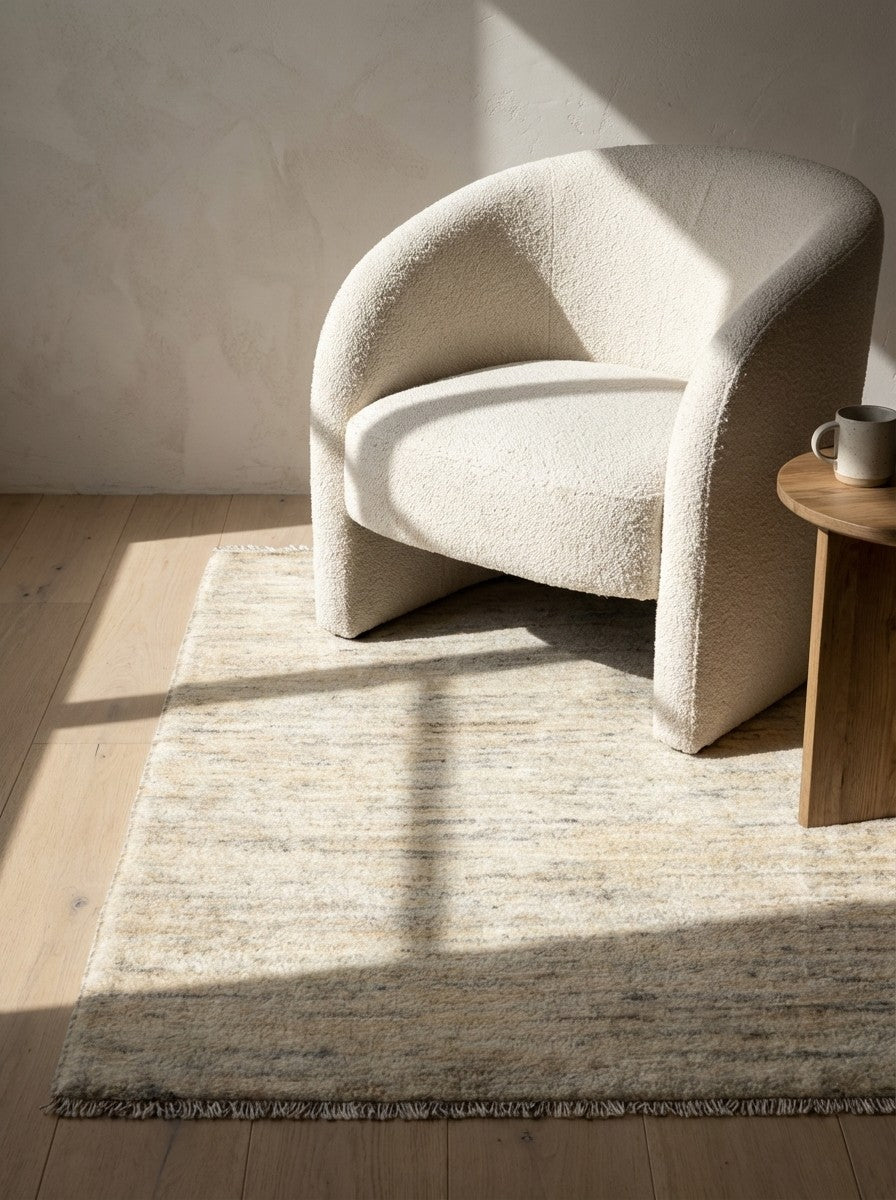 Gabbeh — Hand-knotted, 85x116 cm, Beige, 100% Virgin Wool | Detail view