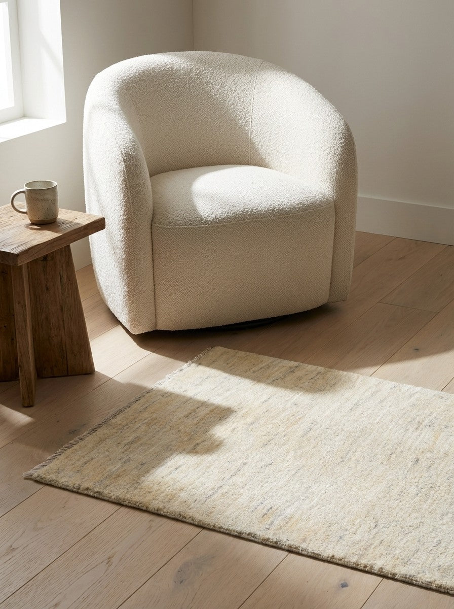 Gabbeh — Hand-knotted, 82x127 cm, Beige, 100% Virgin Wool | Detail view