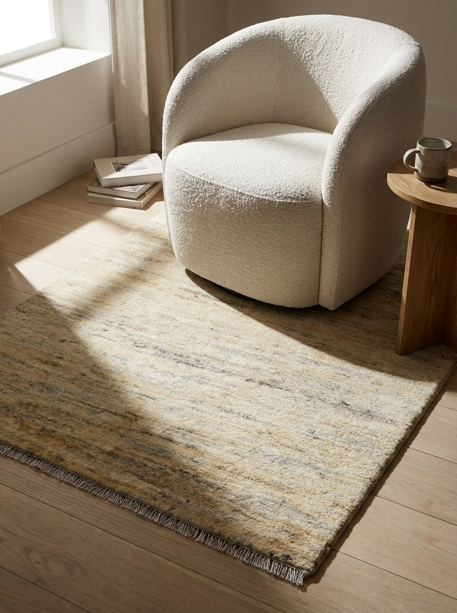 Gabbeh — Hand-knotted, 84x114 cm, Beige, 100% Virgin Wool | Detail view