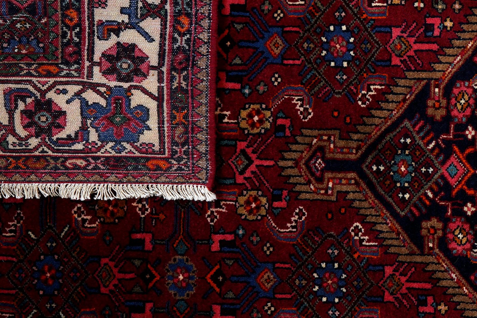 Assadabad — Hand-knotted, 137x248 cm, Red, 100% Virgin Wool | View 7