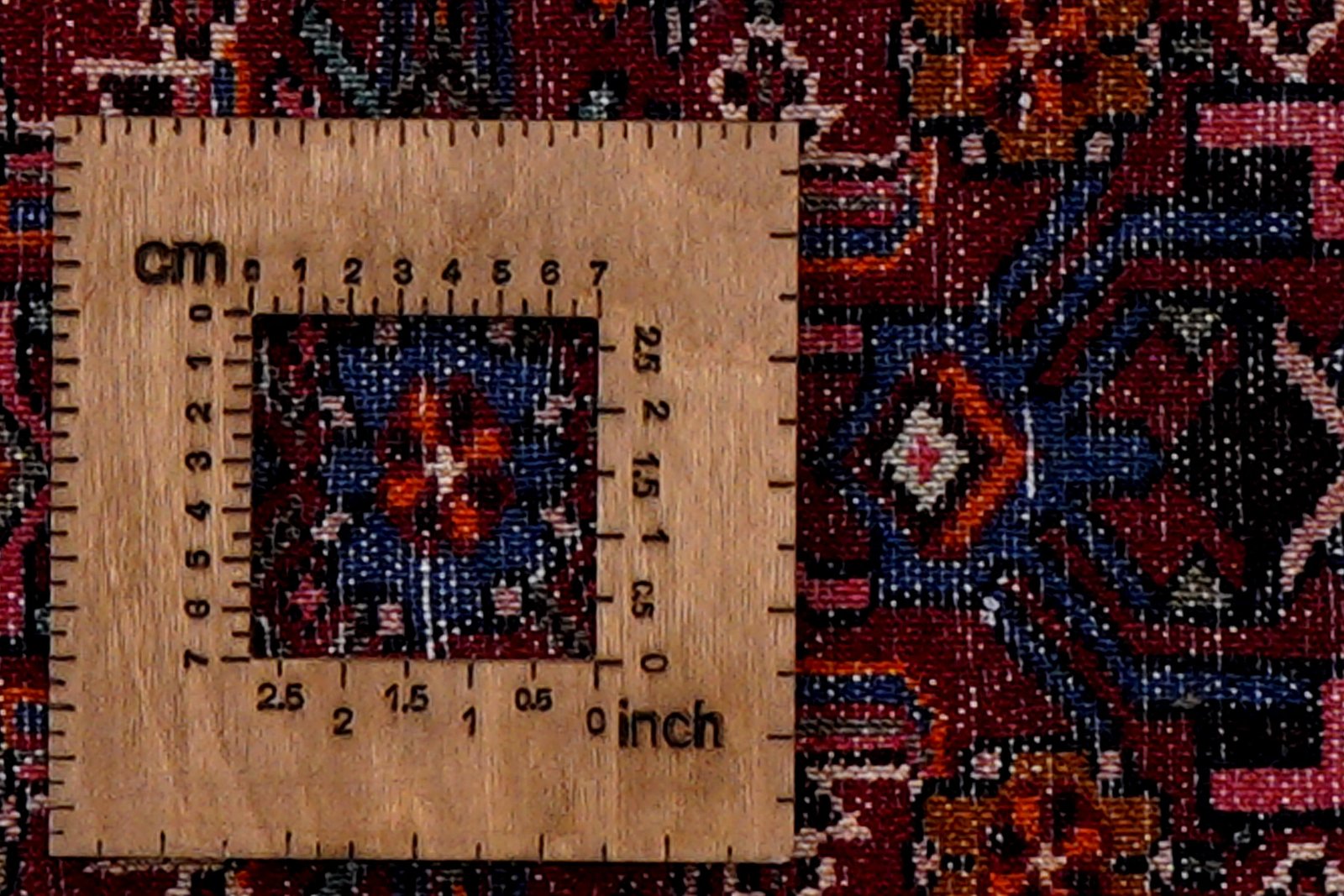 Assadabad — Hand-knotted, 137x248 cm, Red, 100% Virgin Wool | View 8