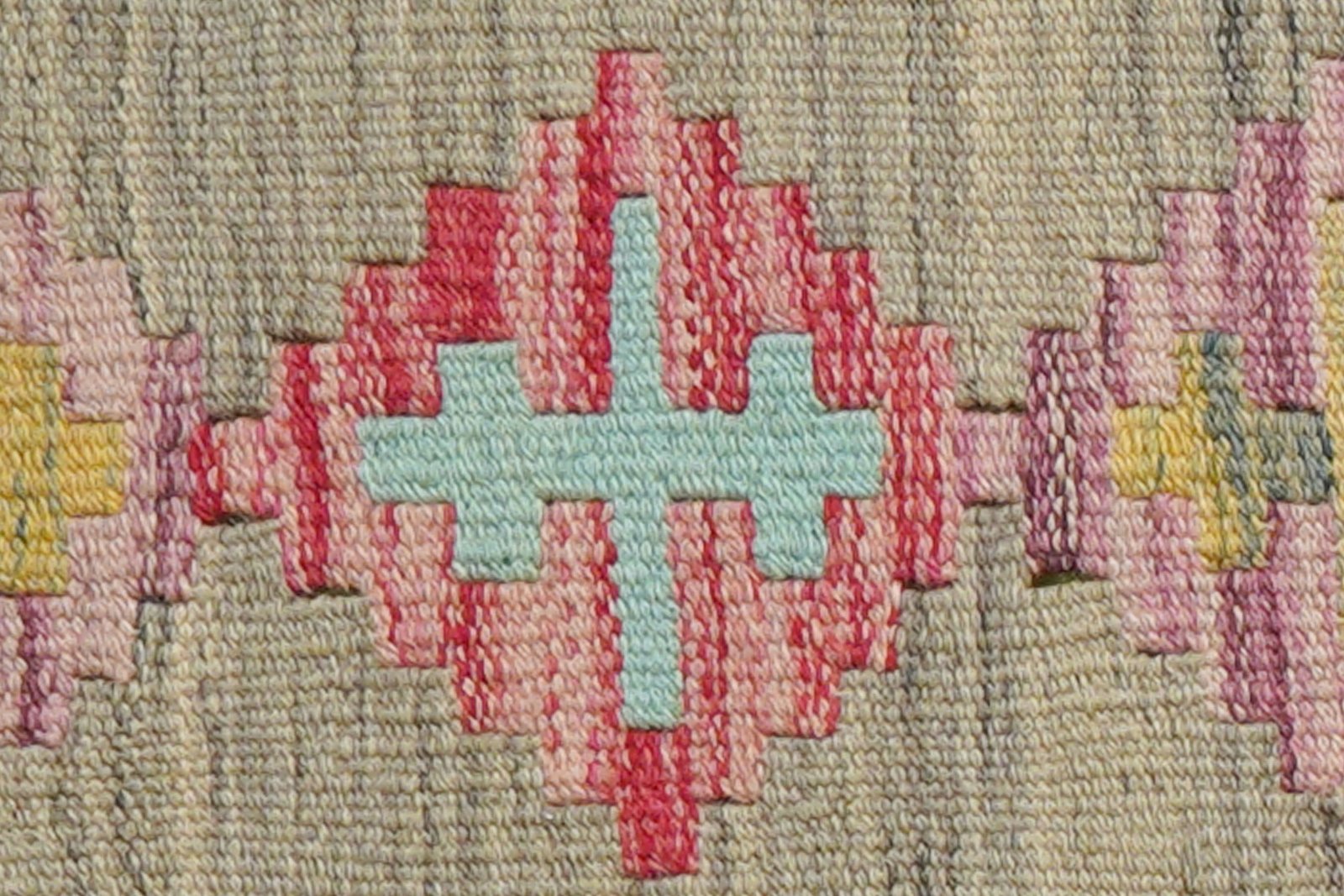 Kelim Gashgai — Handmade, 42x62 cm, Beige, 100% Virgin Wool | View 5