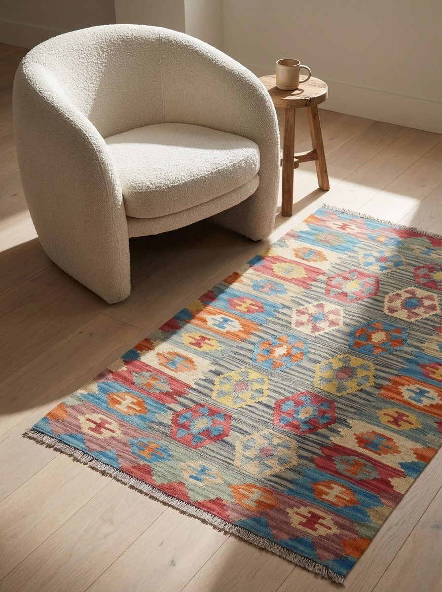 Kelim Gashgai — Handmade, 100x146 cm, Grey, 100% Virgin Wool | Detail view