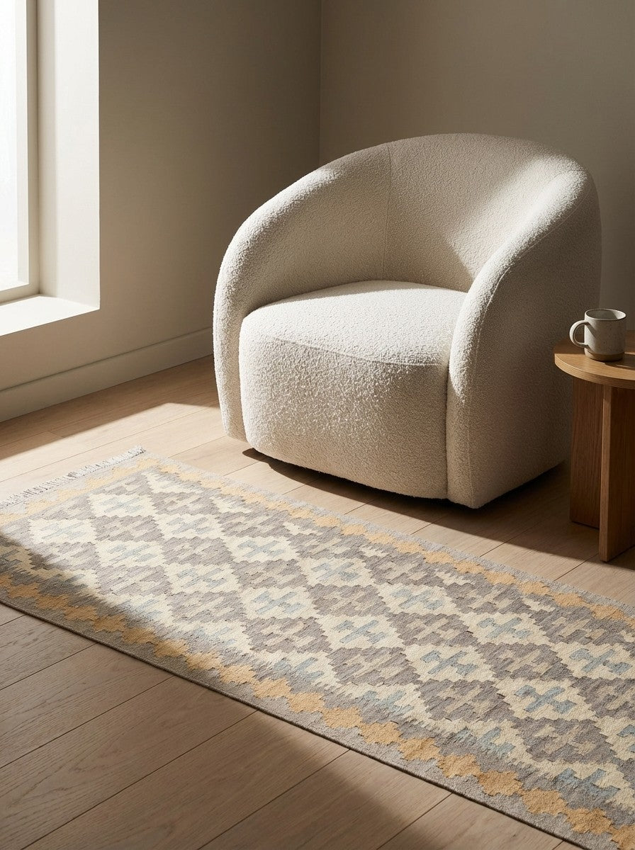 Kelim Gashgai — Handmade, 84x188 cm, Beige, 100% Virgin Wool | Detail view