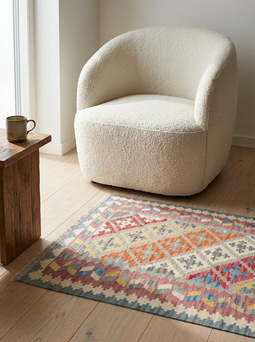 Kelim Gashgai — Handmade, 105x153 cm, Grey, 100% Virgin Wool | Detail view