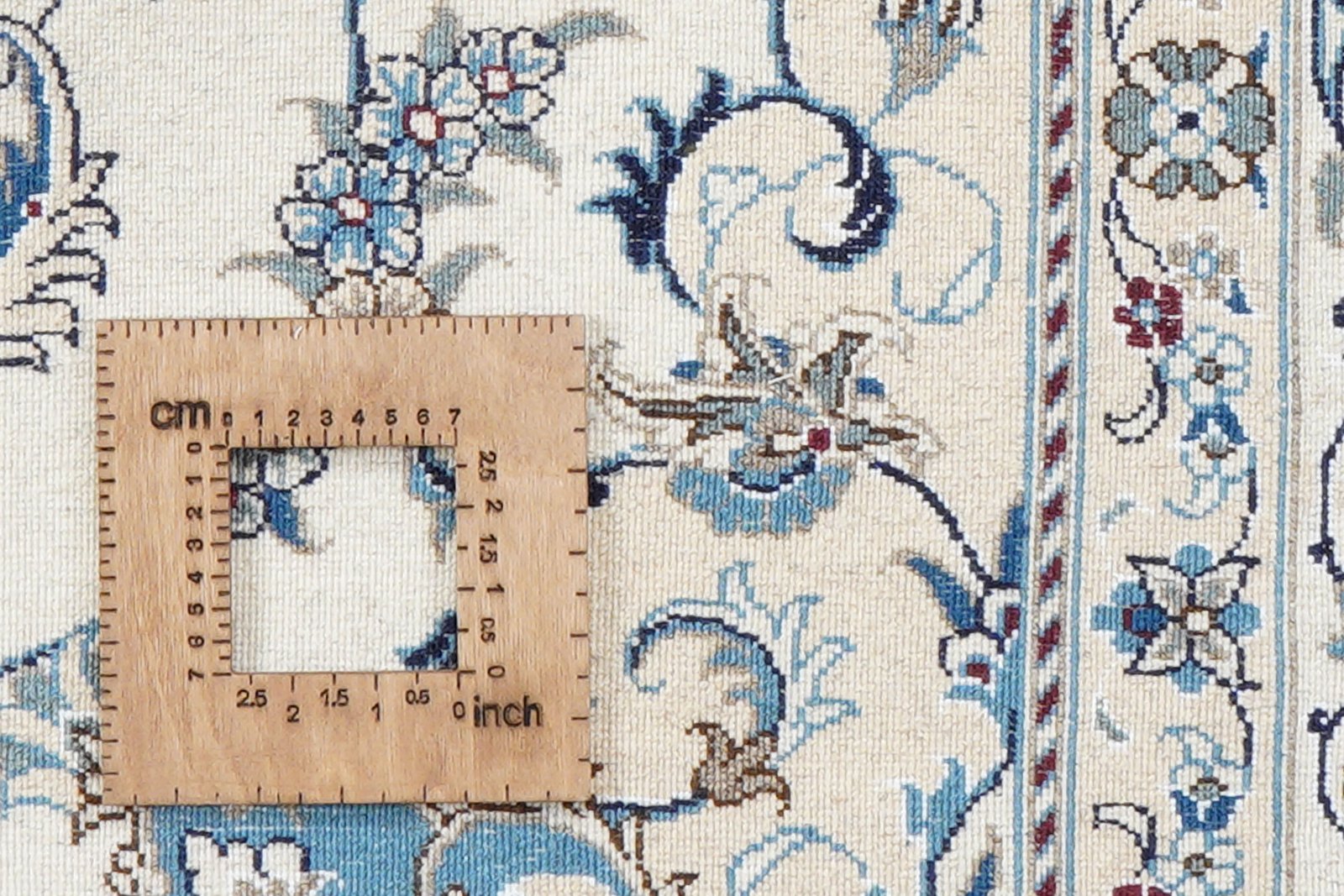 Nain 12La — Hand-knotted, 197x299 cm, Beige, 100% Virgin Wool | View 8