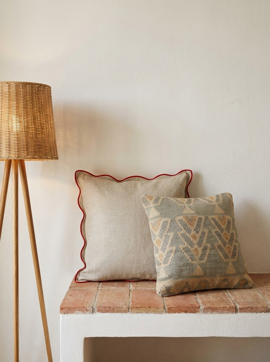 Kelim Kissen — Handgefertigt, 65x65 cm, Bunt, 100% Virgin Wool | Back view