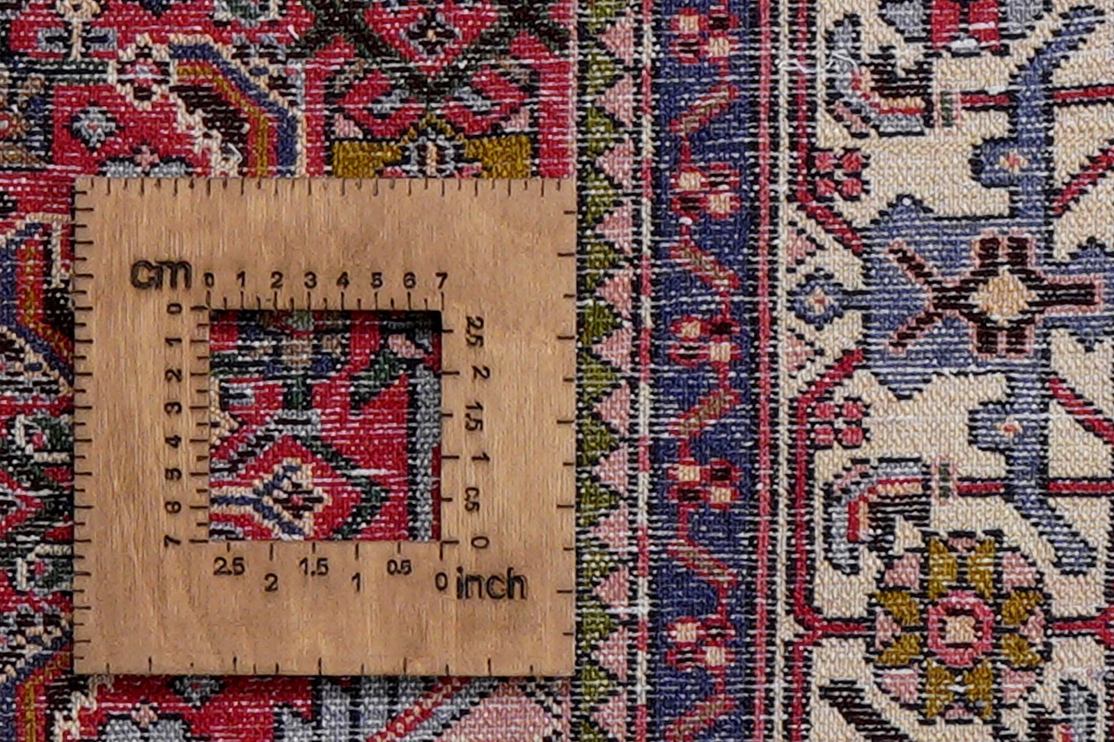 Assadabad — Hand-knotted, 126x187 cm, Red, 100% Virgin Wool | View 8