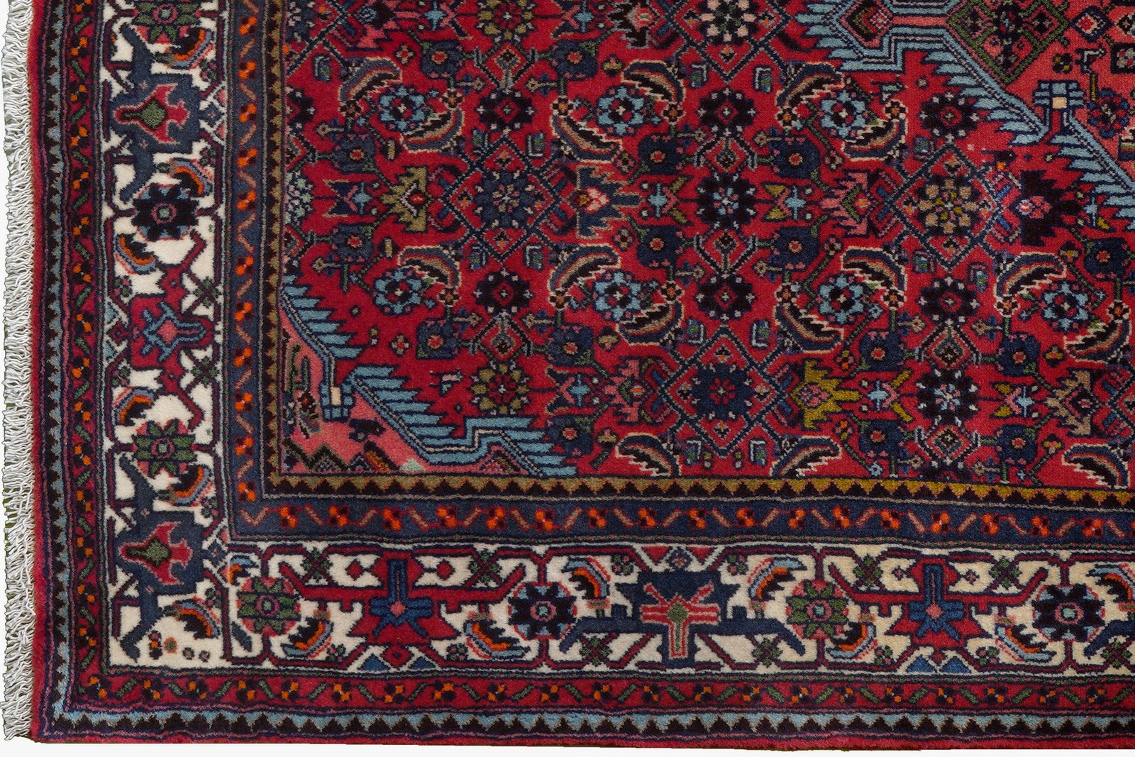 Assadabad — Hand-knotted, 133x207 cm, Red, 100% Virgin Wool | View 3