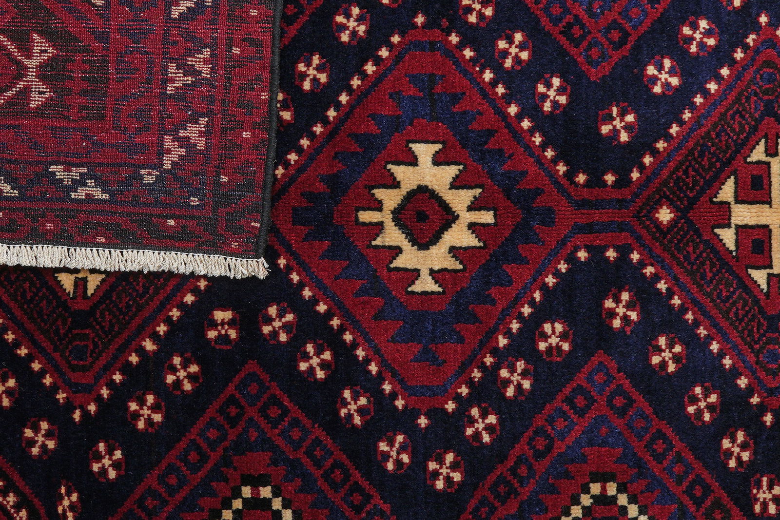 Lori — Handgefertigt, 191x144 cm, Bunt, 100% Virgin Wool | View 8