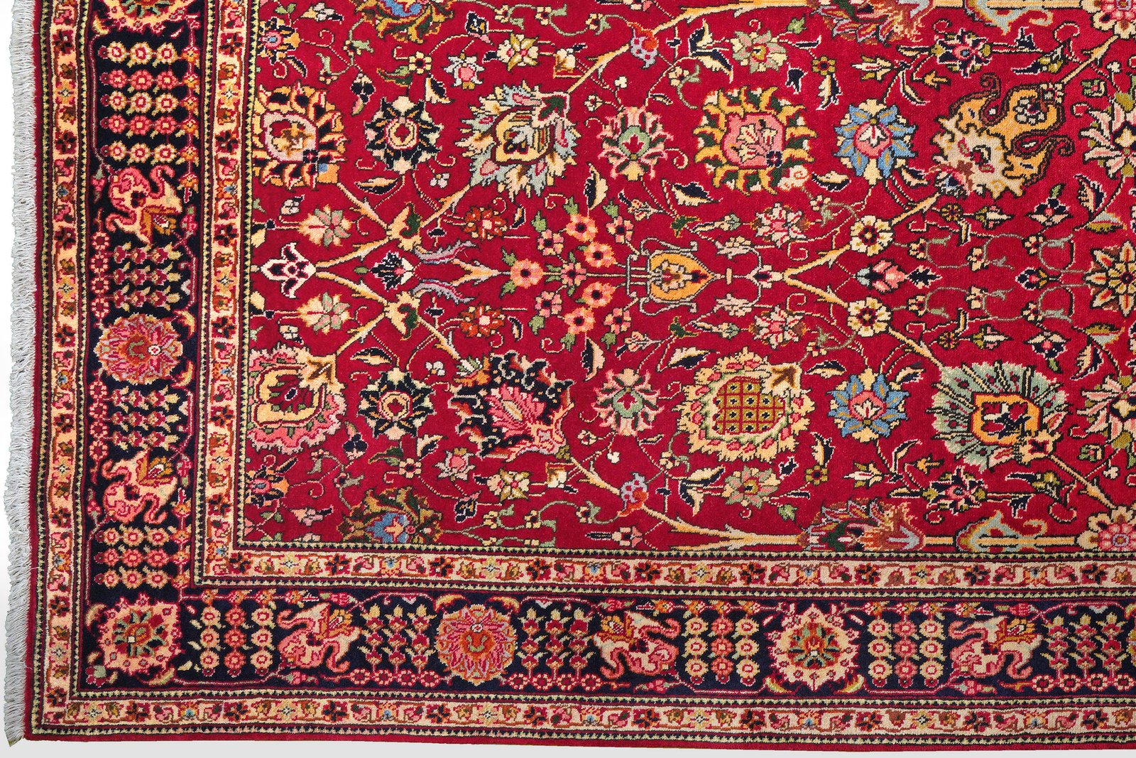 Tabriz — Hand-knotted, 205x303 cm, Red, 100% Virgin Wool | View 3