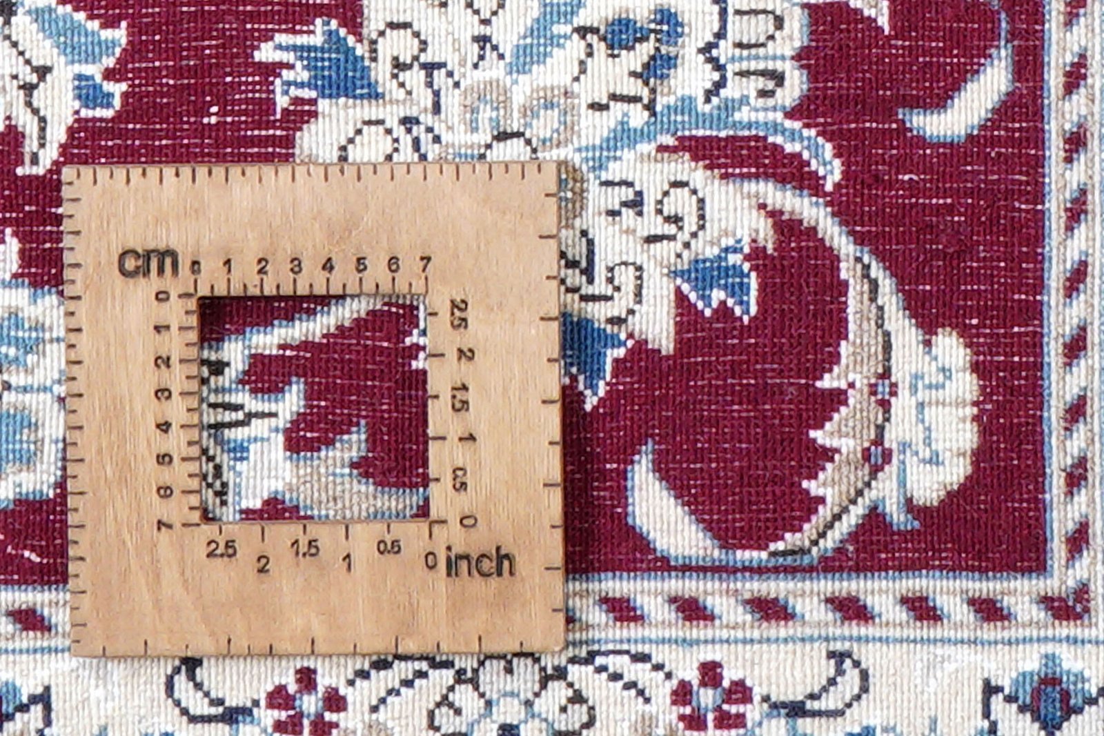 Nain 12La — Hand-knotted, 197x295 cm, Red, 100% Virgin Wool | View 8