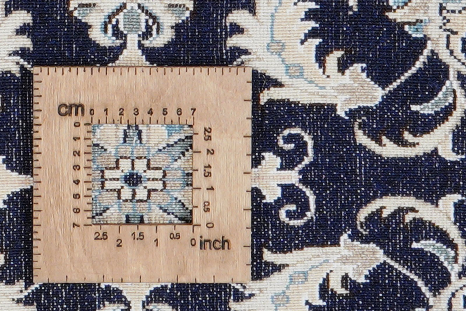 Nain 12La — Hand-knotted, 75x290 cm, Blue, 100% Virgin Wool | View 8