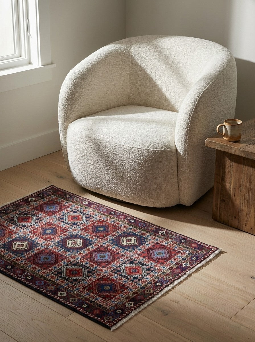 Yalameh — Hand-knotted, 103x149 cm, Multicolor, 100% Virgin Wool | Detail view