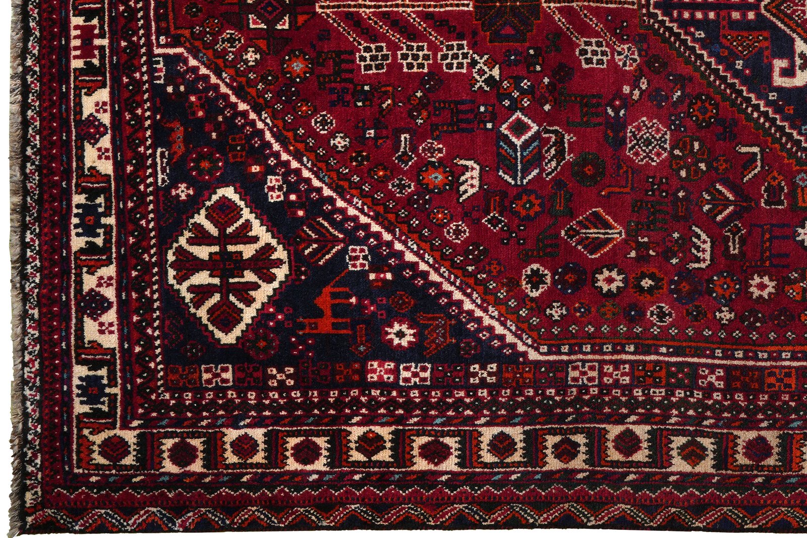 Shiraz — Hand-knotted, 169x268 cm, Red, 100% Virgin Wool | View 3