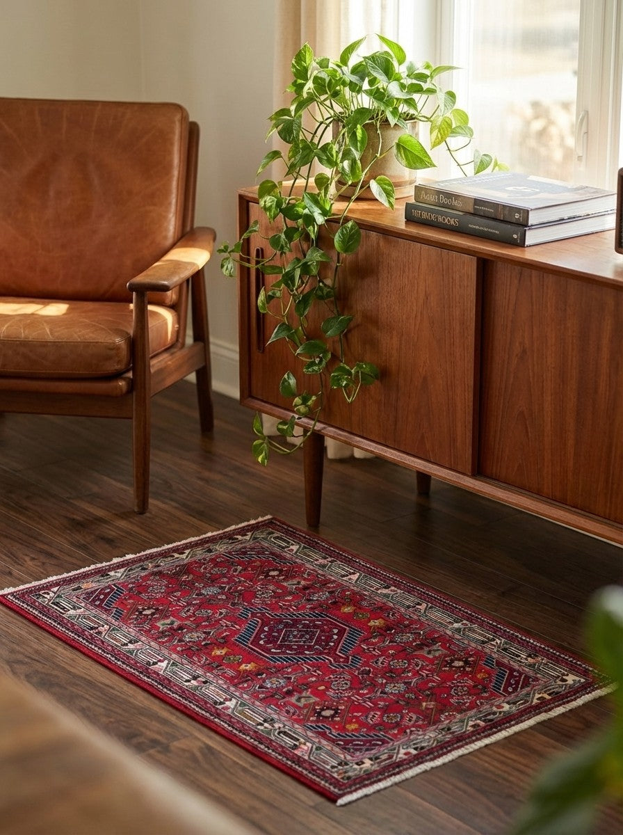 Assadabad — Hand-knotted, 103x154 cm, Red, 100% Virgin Wool | Back view