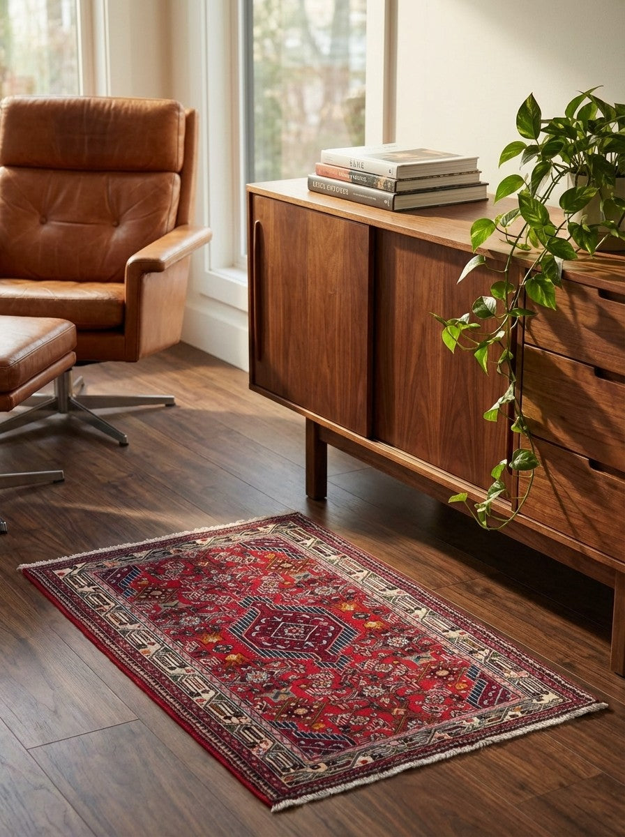 Assadabad — Hand-knotted, 102x154 cm, Red, 100% Virgin Wool | Back view