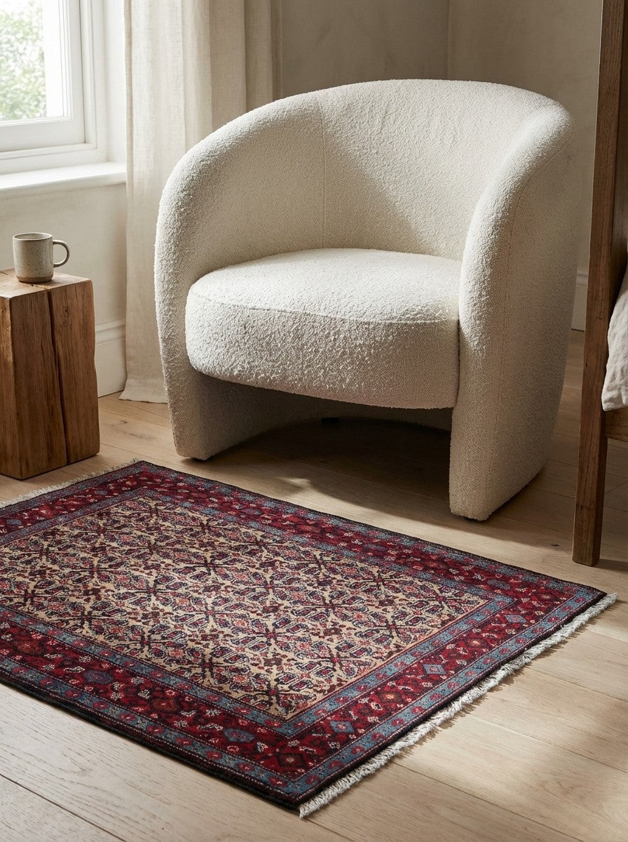 Senneh — Hand-knotted, 119x144 cm, Beige, 100% Virgin Wool | Detail view