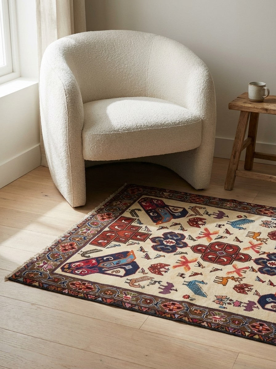 Afshar — Hand-knotted, 108x152 cm, Beige, 100% Virgin Wool | Detail view