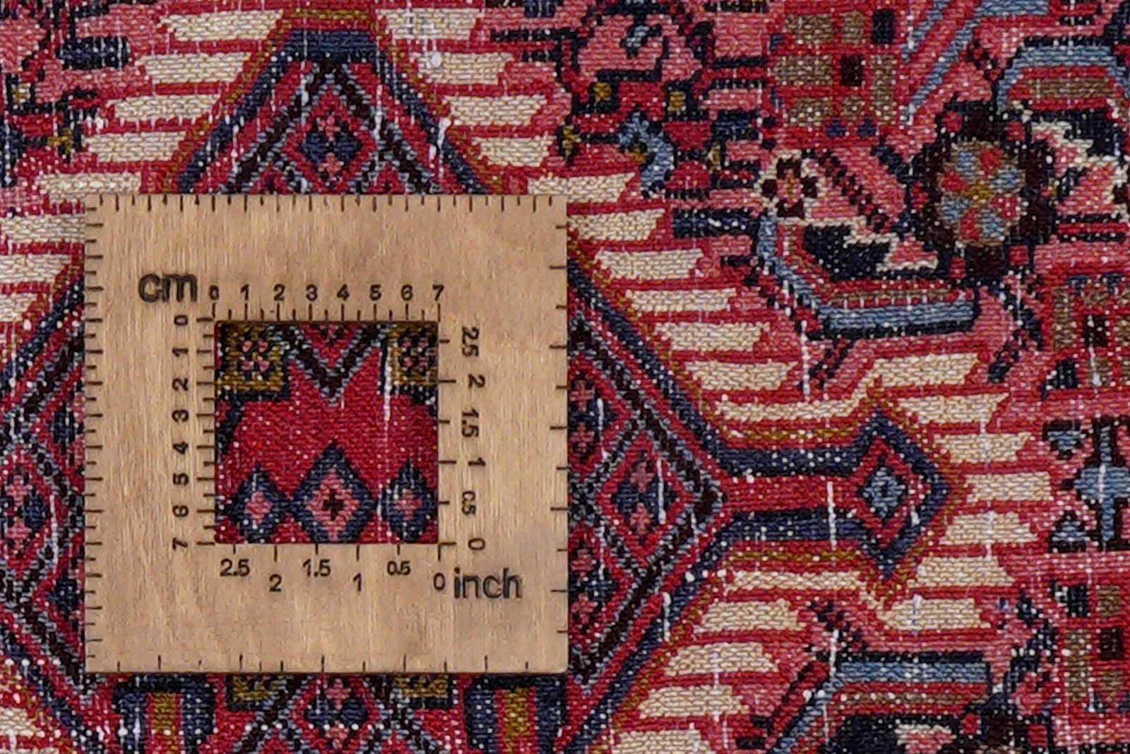 Assadabad — Hand-knotted, 81x124 cm, Red, 100% Virgin Wool | View 8