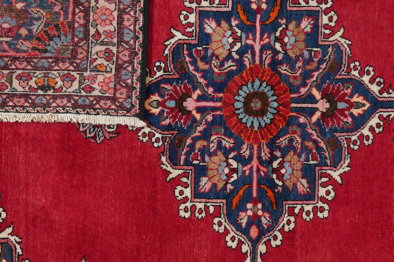 Roudbar — Hand-knotted, 125x176 cm, Red, 100% Virgin Wool | View 7
