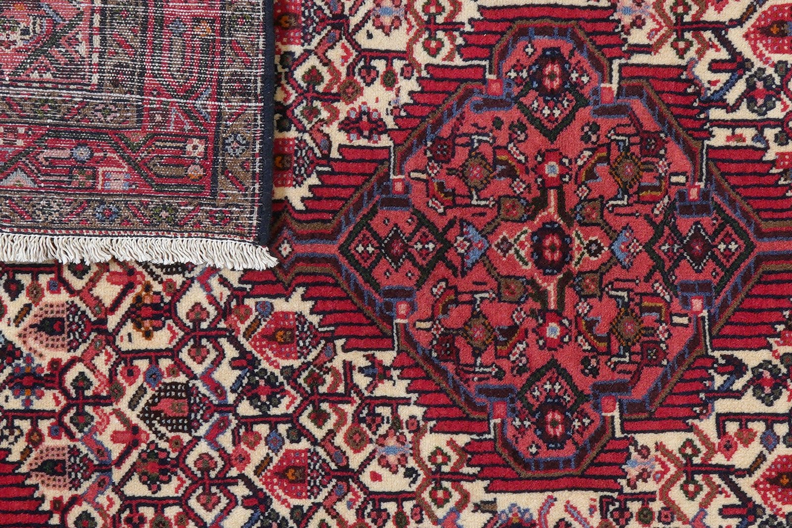 Assadabad — Hand-knotted, 102x152 cm, Beige, 100% Virgin Wool | View 7
