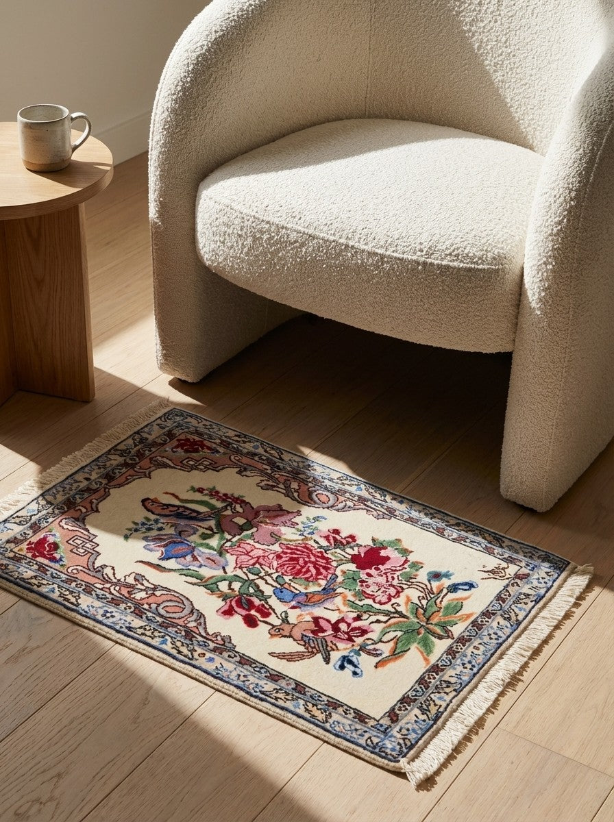 Isfahan — Hand-knotted, 38x50 cm, Beige, 100% Virgin Wool | Detail view