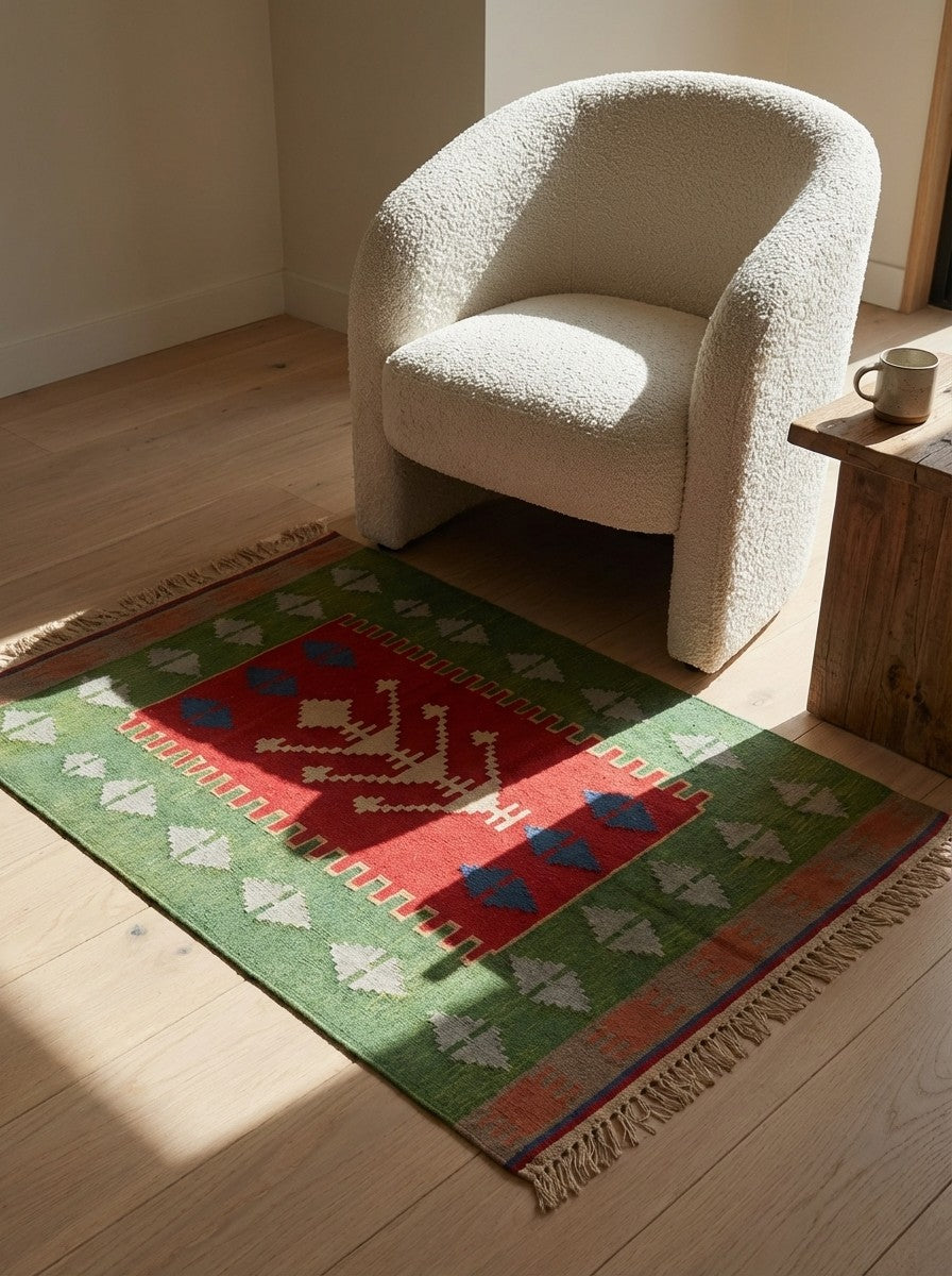 Kelim — Handmade, 112x166 cm, Red, 100% Virgin Wool | Detail view