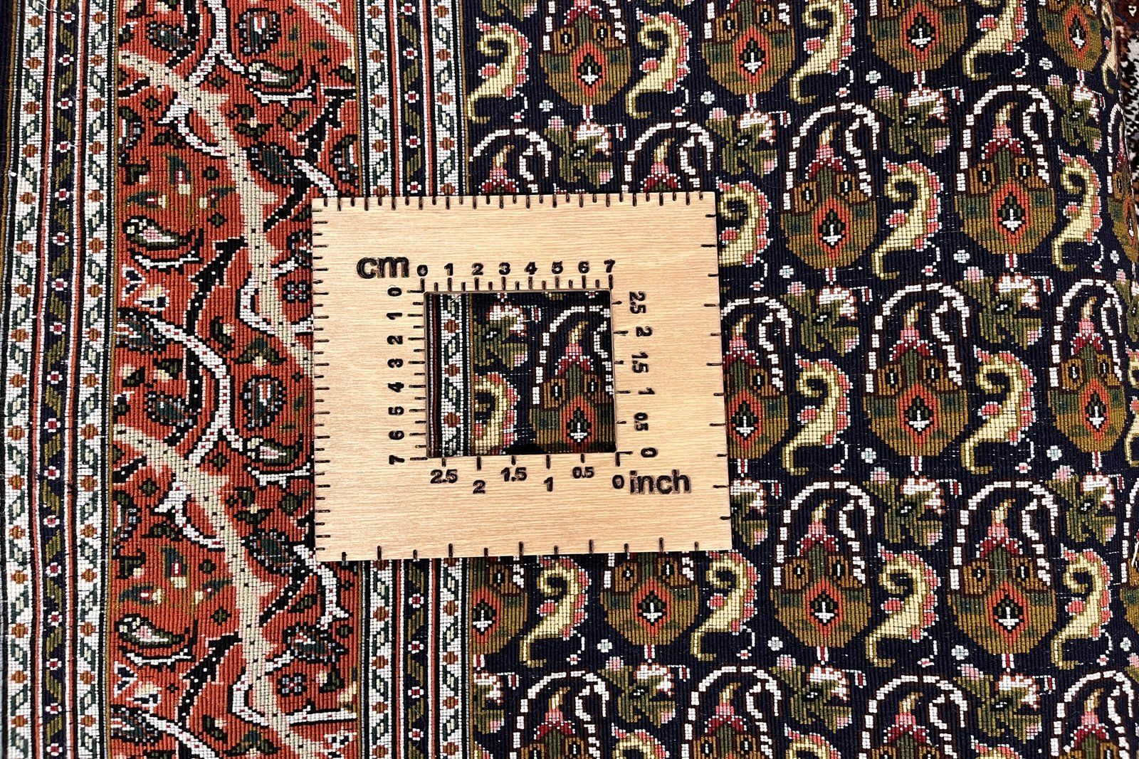 Tabriz 50 Raj — Hand-knotted, 102x151 cm, Black, 100% Virgin Wool | View 11