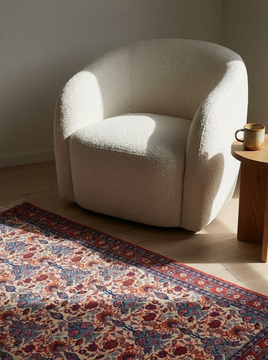 Veramin — Hand-knotted, 110x159 cm, Beige, 100% Virgin Wool | Detail view