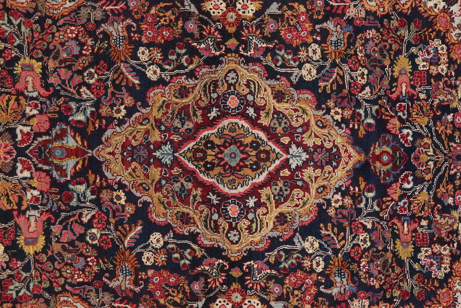Ekbatan — Handgefertigt, 199x120 cm, Rot, 100% Virgin Wool | View 5