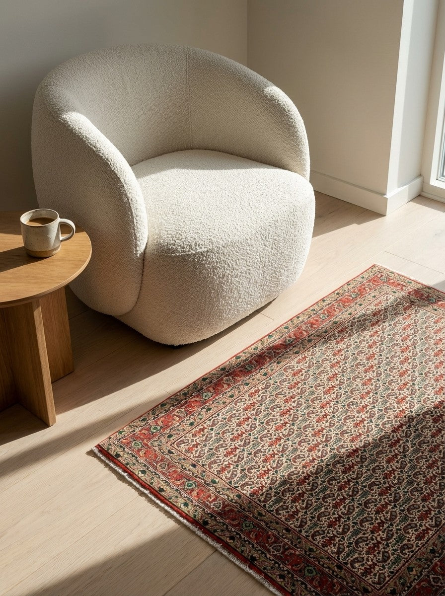 Bidjar — Hand-knotted, 117x166 cm, Beige, 100% Virgin Wool | Detail view