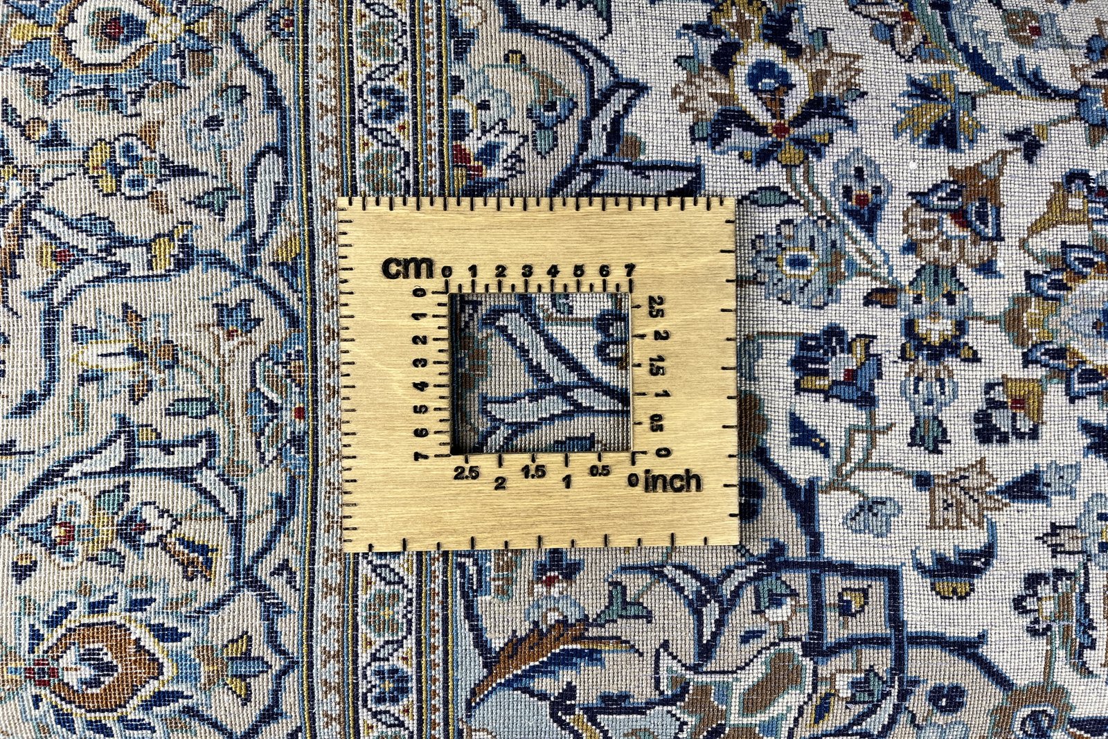 Kashan — Hand-knotted, 135x213 cm, Beige, 100% Virgin Wool | View 11
