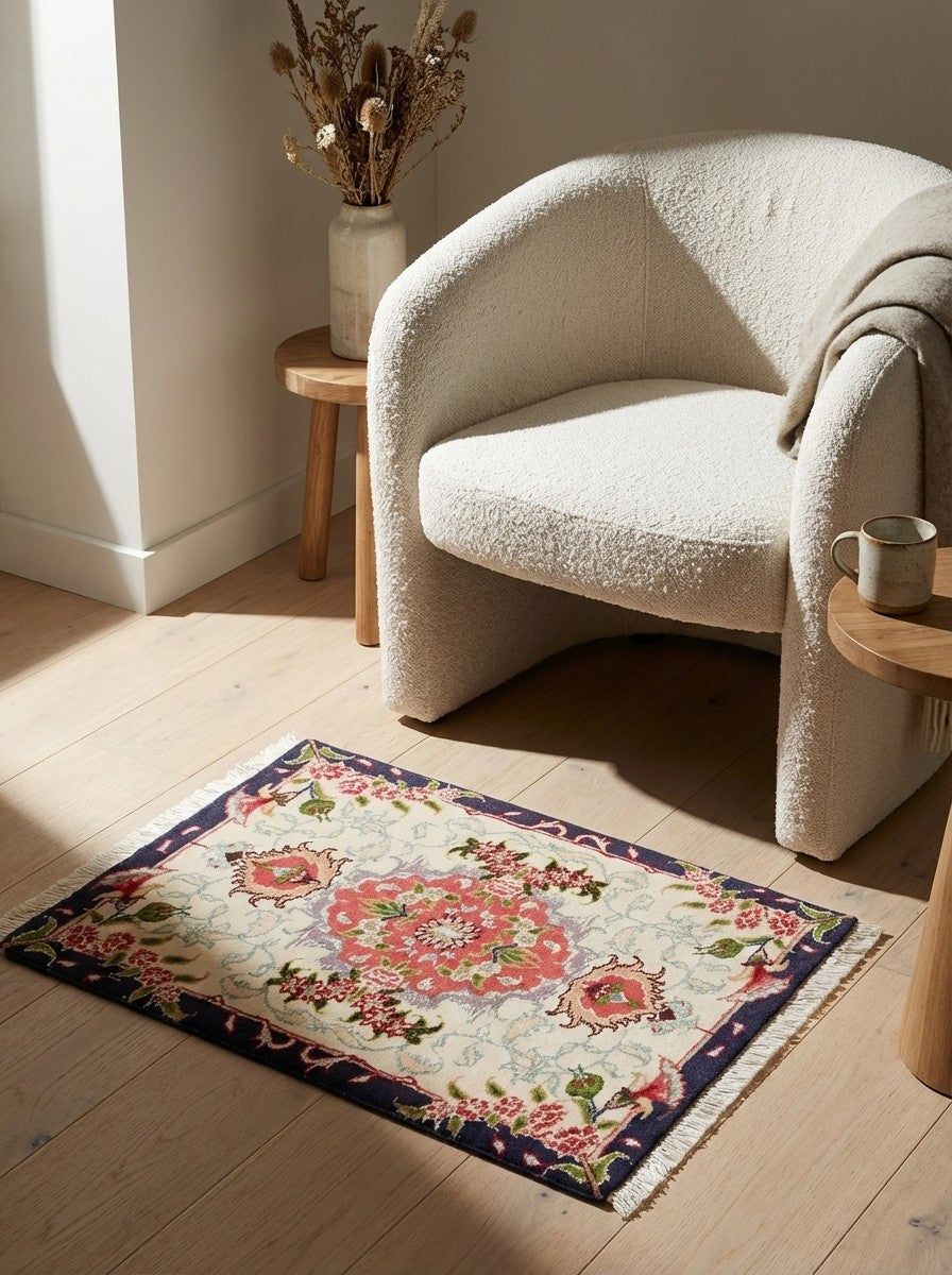 Tabriz 50 Raj — Hand-knotted, 34x47 cm, Beige, 100% Virgin Wool | Detail view