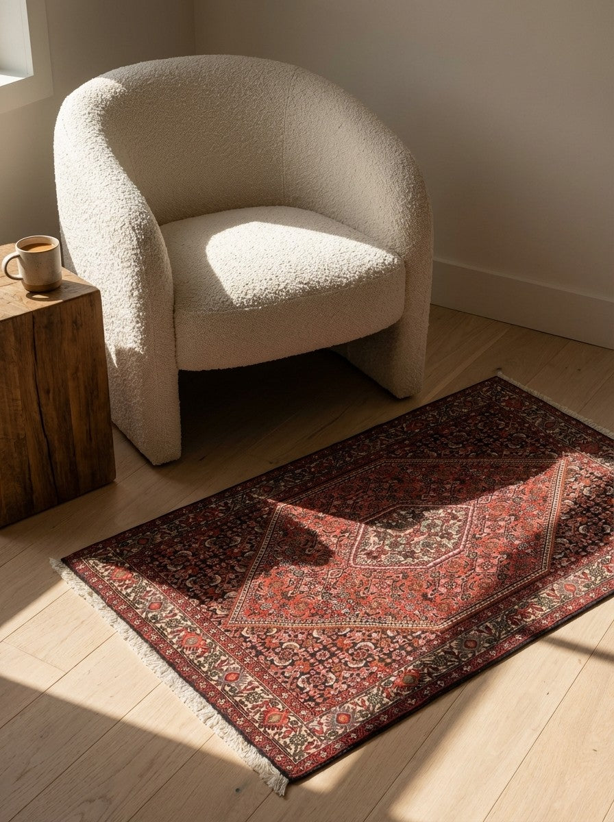 Bidjar Tekkab — Hand-knotted, 93x149 cm, Red, 100% Virgin Wool | Detail view