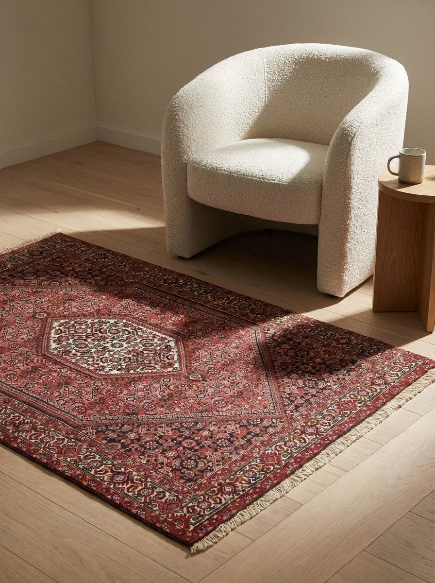 Bidjar Tekkab — Hand-knotted, 93x140 cm, Red, 100% Virgin Wool | Detail view