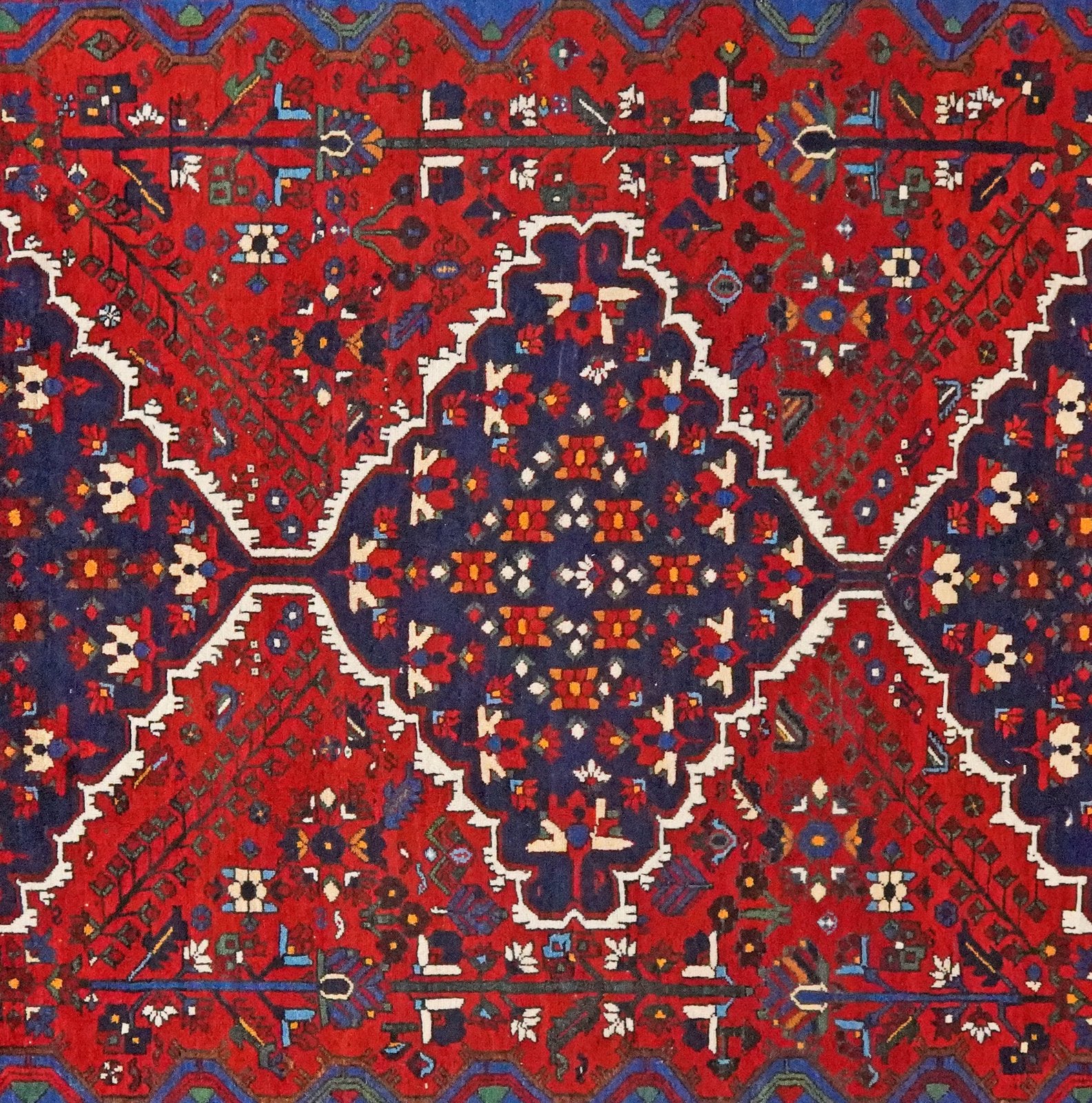 Boynat — Hand-knotted, 227x330 cm, Red, 100% Virgin Wool | View 4
